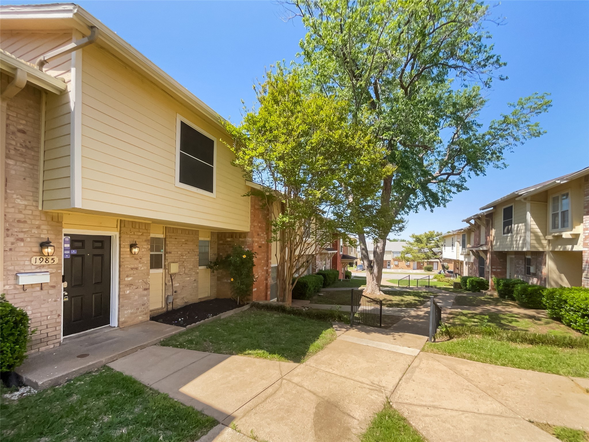 1985 Shorewood Drive Grapevine TX 76051