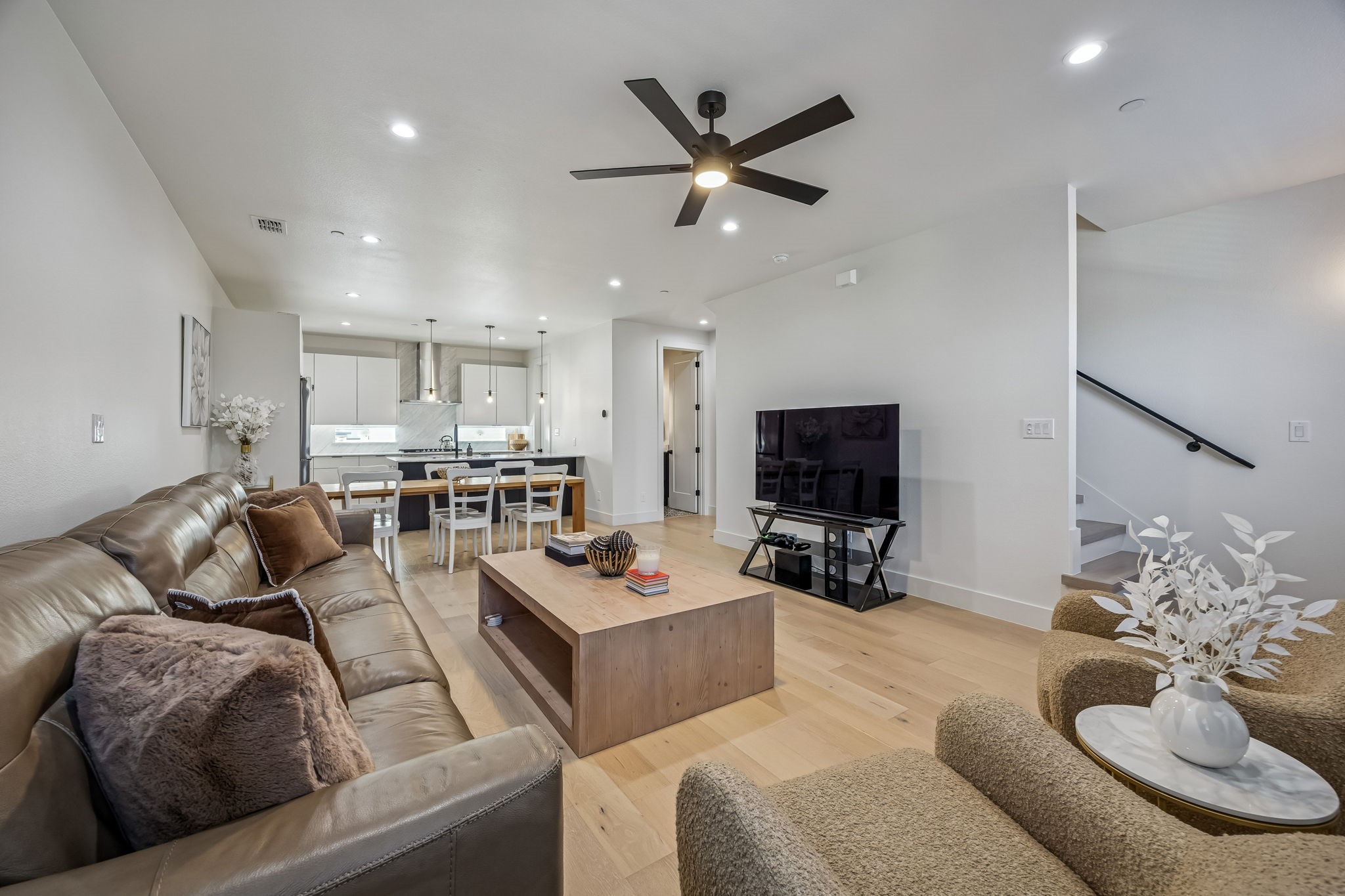 1147 N Madison Avenue Dallas TX 75208