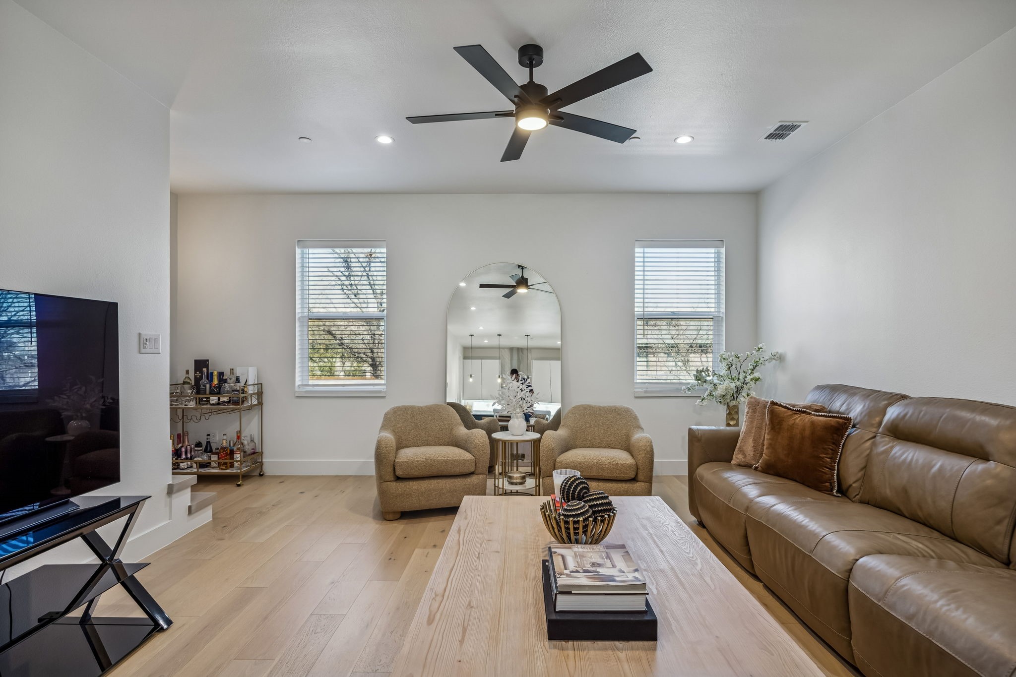 1147 N Madison Avenue Dallas TX 75208