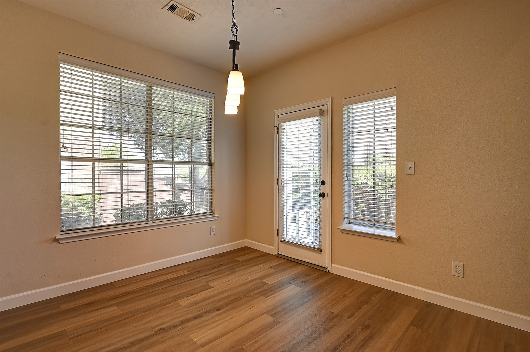 4567 Woodsboro Lane Plano TX 75024