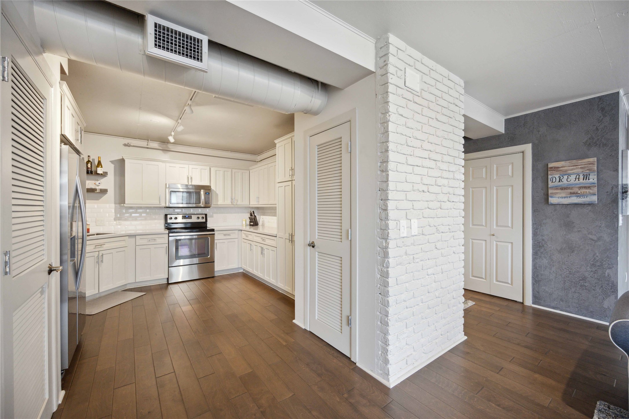 1005 S Shepherd Drive Houston TX 77019
