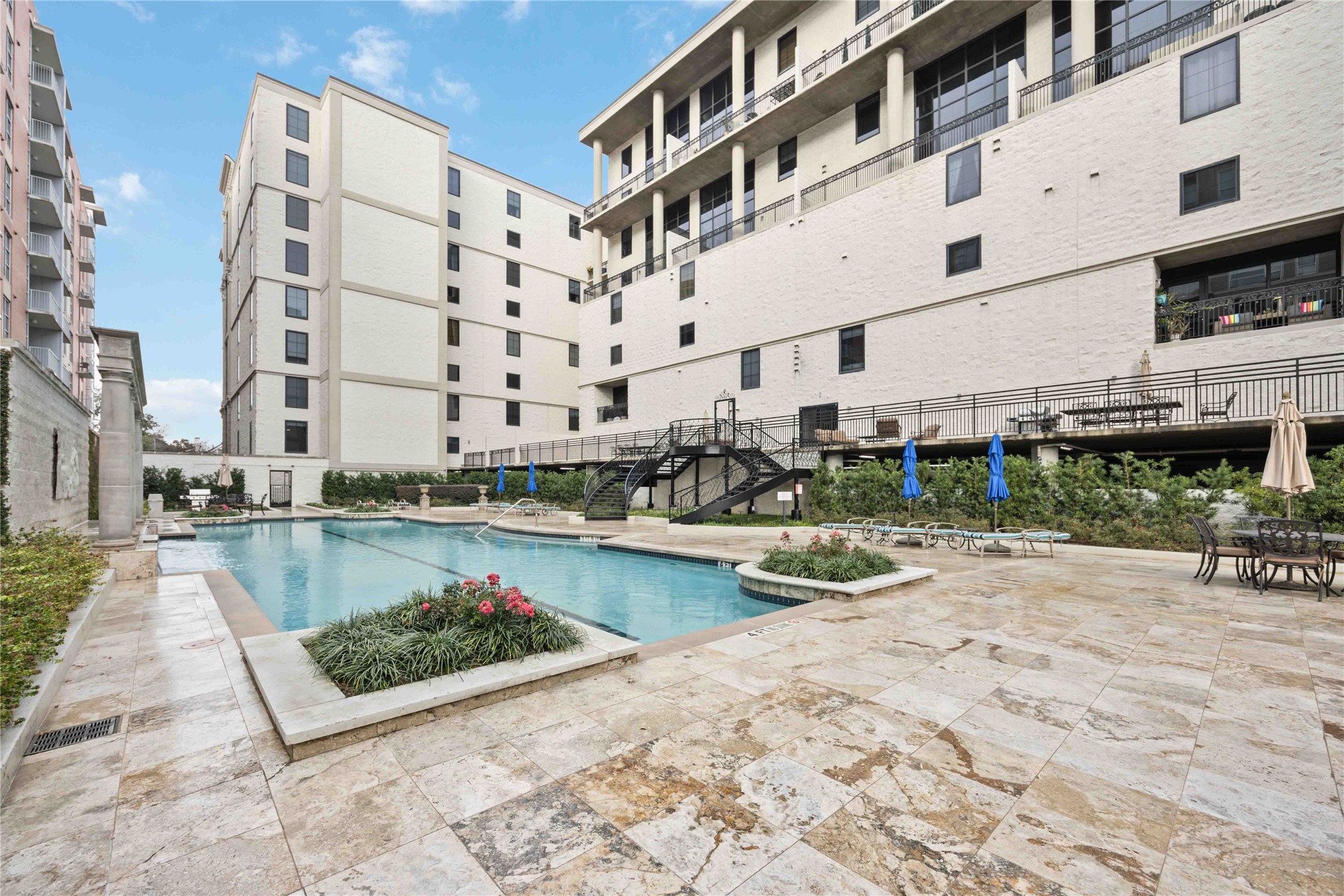 1005 S Shepherd Drive Houston TX 77019