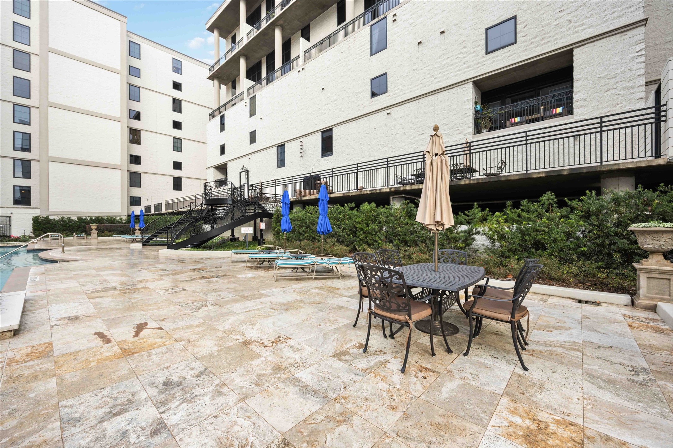 1005 S Shepherd Drive Houston TX 77019