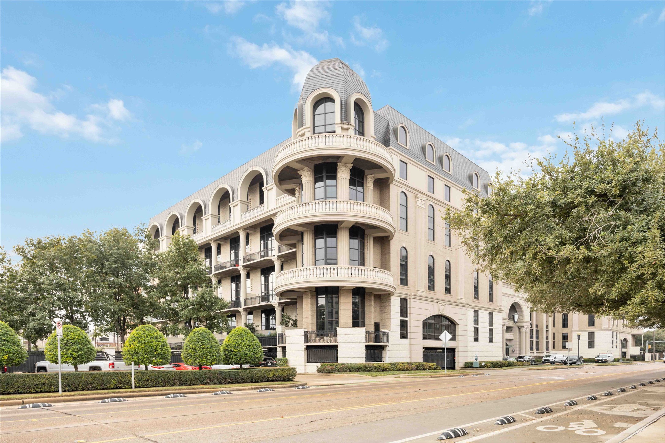 1005 S Shepherd Drive Houston TX 77019
