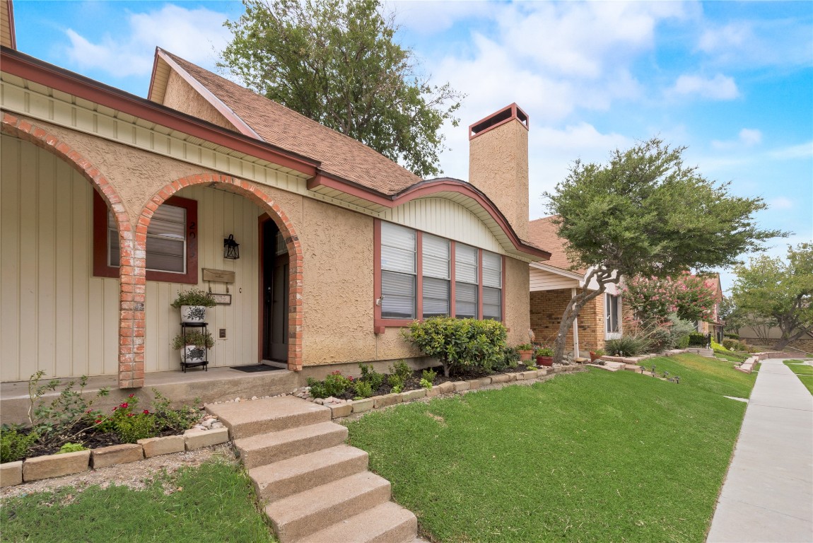 2023 Clubview Drive Carrollton TX 75006