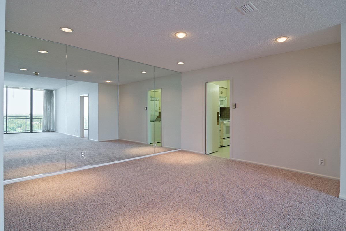 6335 W Northwest Highway Dallas TX 75225