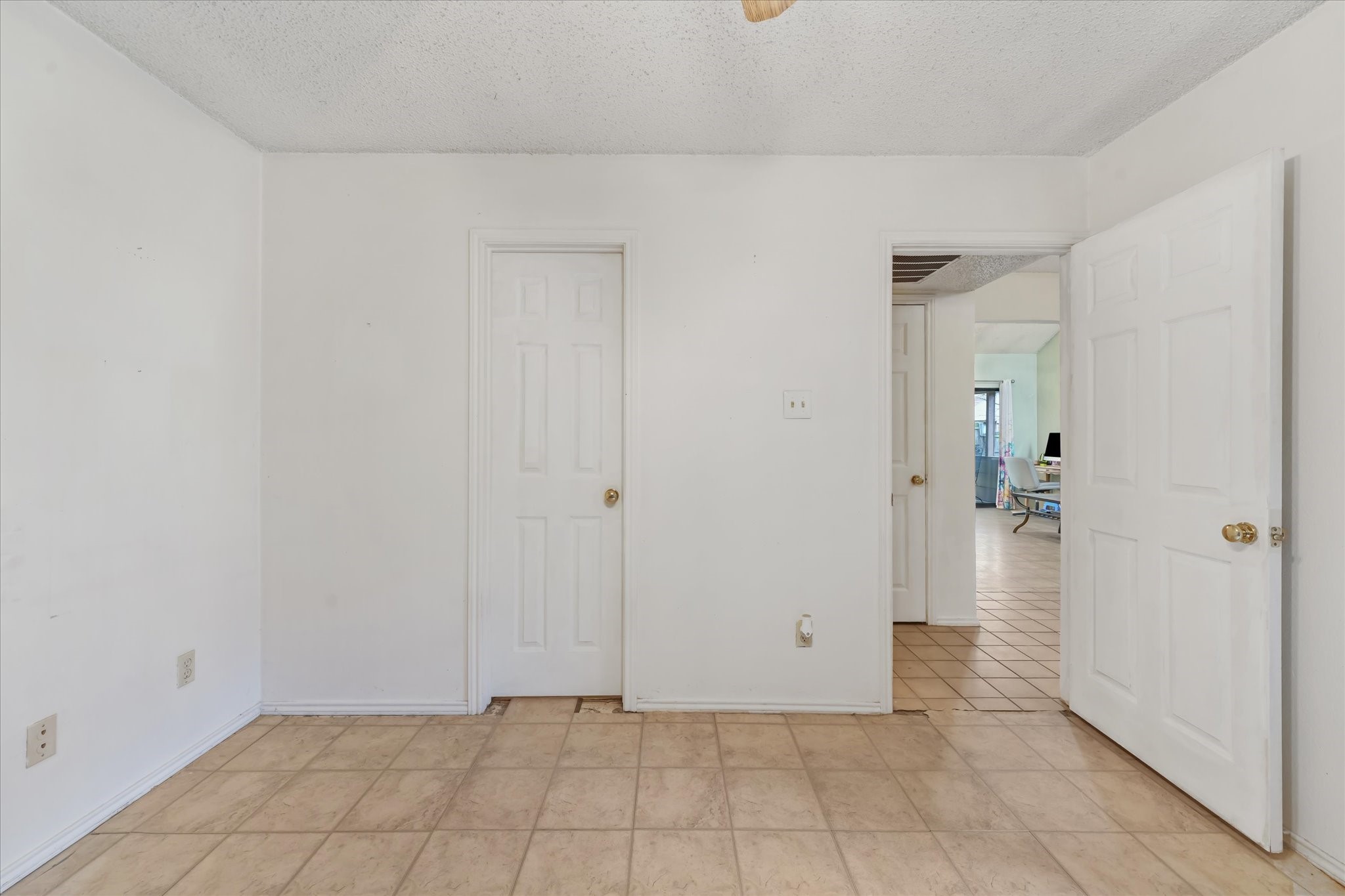 114 Wilshire Court Irving TX 75061