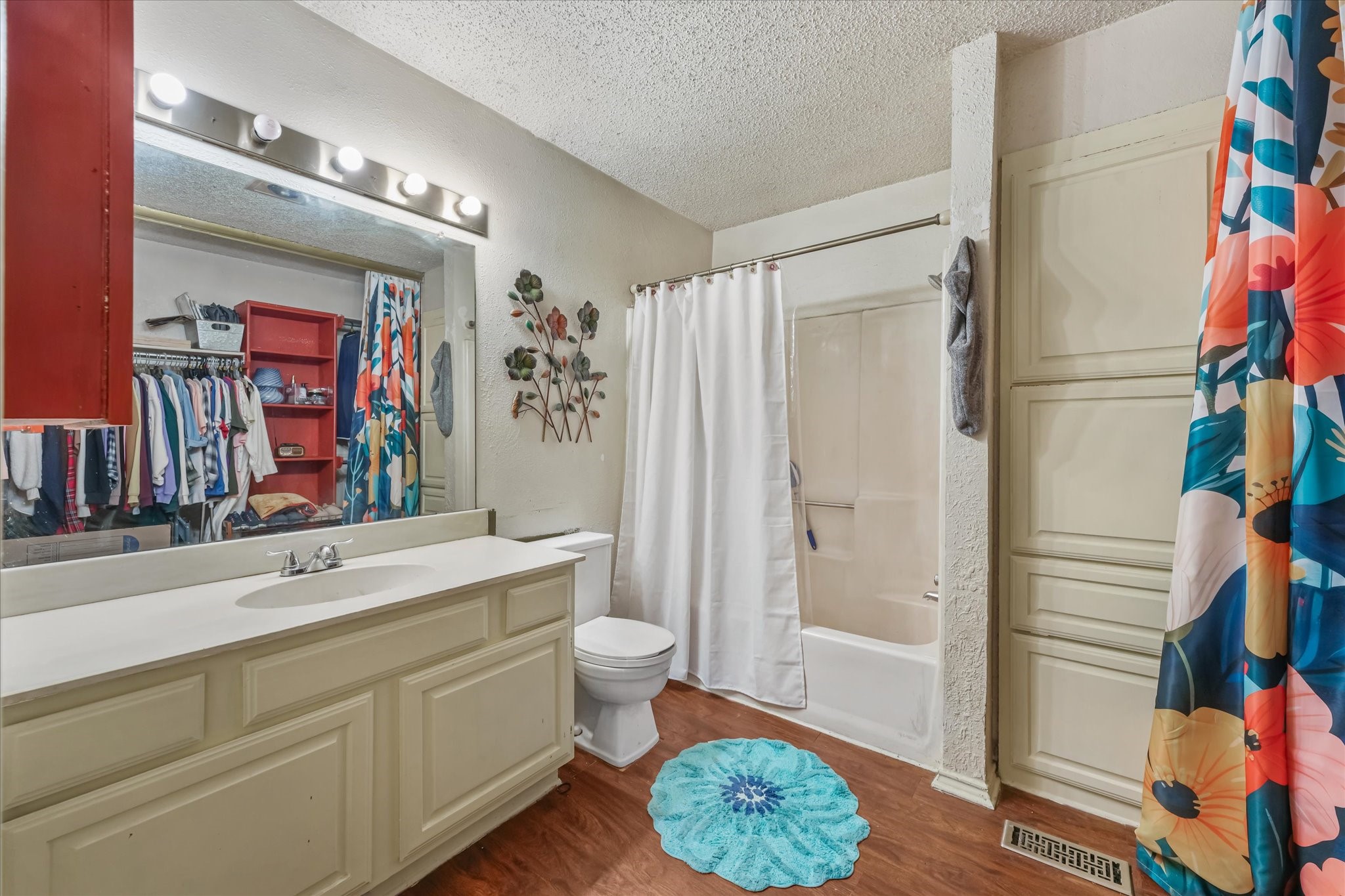 114 Wilshire Court Irving TX 75061