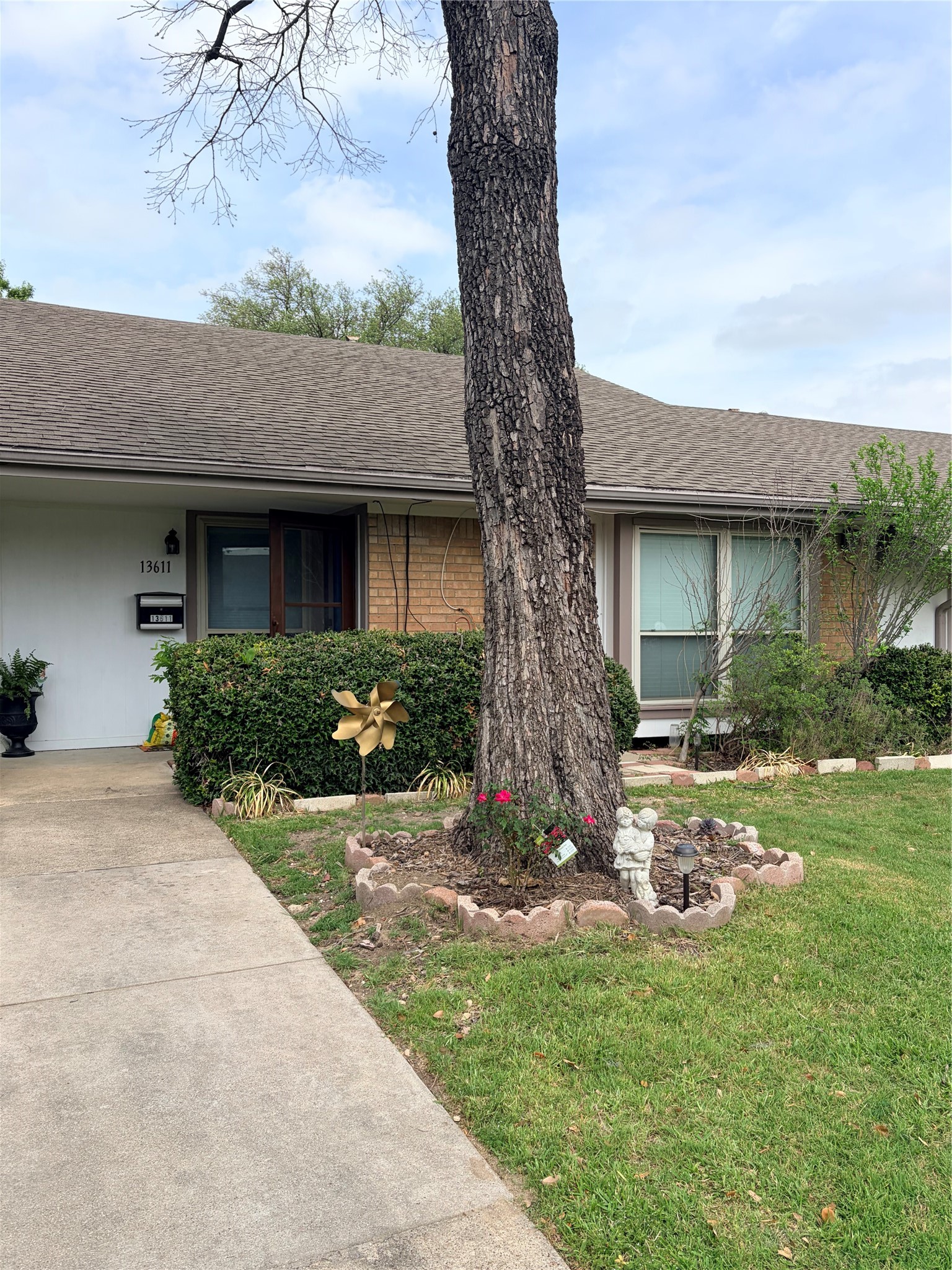 13611 Flagstone Lane Dallas TX 75240
