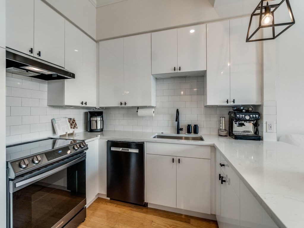 3225 Turtle Creek Boulevard Dallas TX 75219
