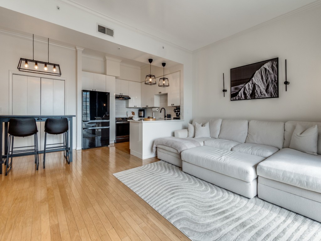 3225 Turtle Creek Boulevard Dallas TX 75219