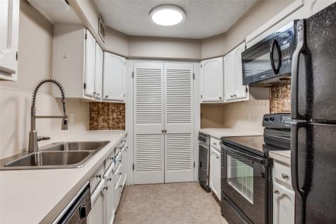 412 Hollyhill Lane Denton TX 76205