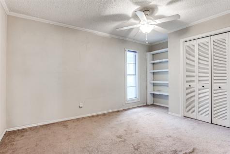 412 Hollyhill Lane Denton TX 76205