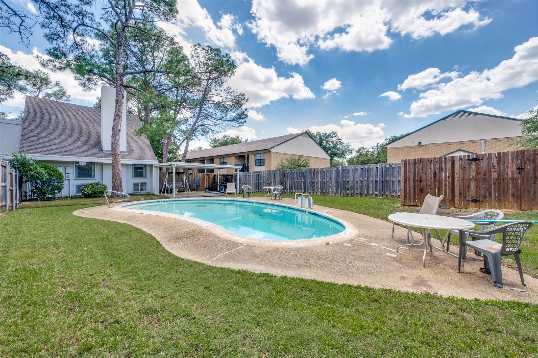 412 Hollyhill Lane Denton TX 76205