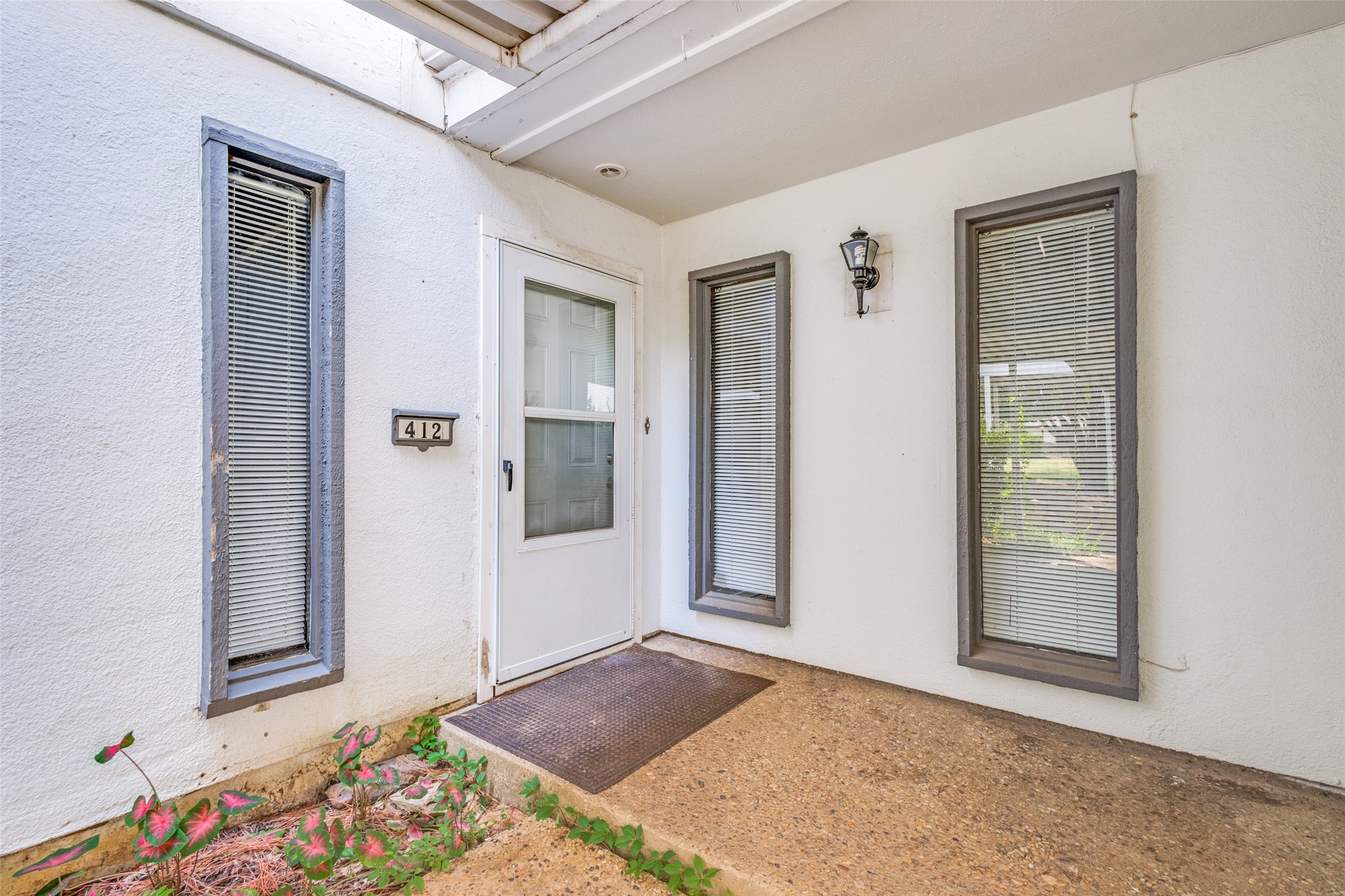 412 Hollyhill Lane Denton TX 76205