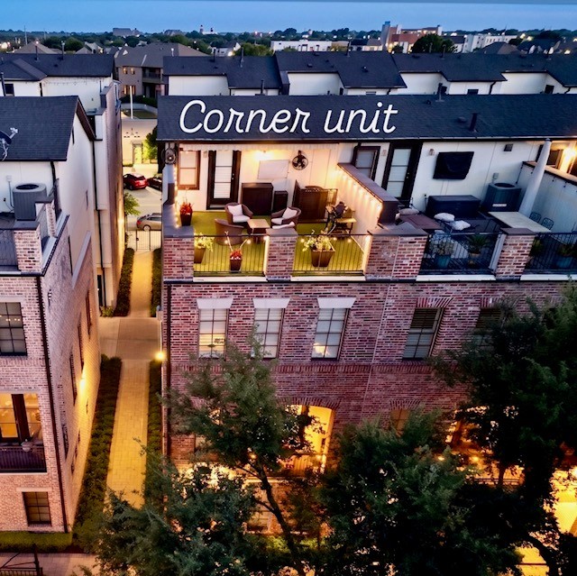 2141 Norlock Lane Dallas TX 75201