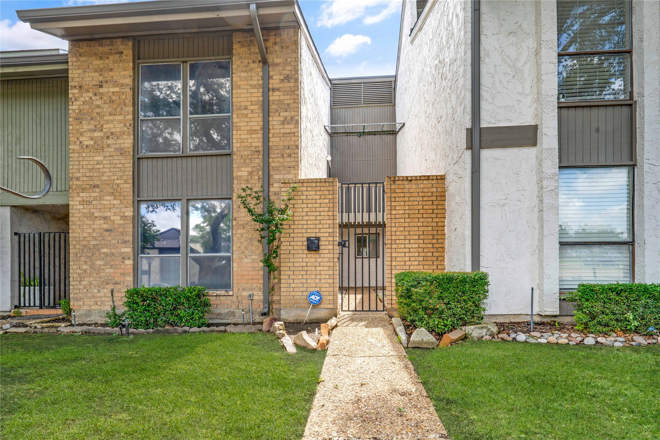 9818 Amberton Parkway Dallas TX 75243