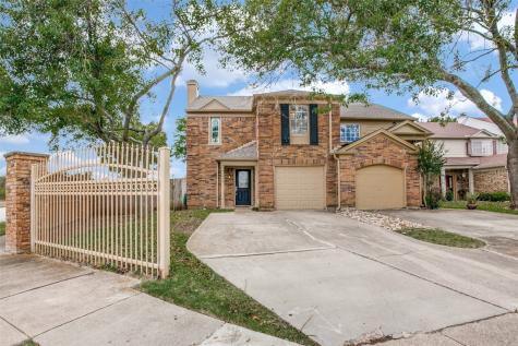 1626 Maybrook Court Arlington TX 76014