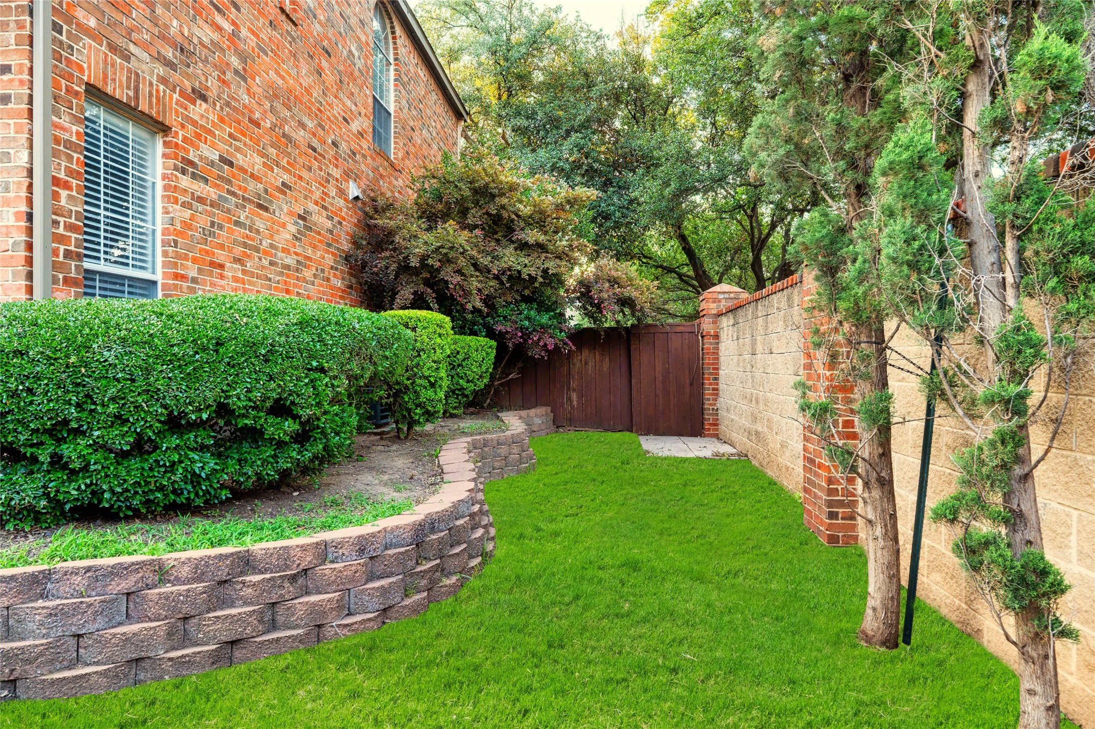 4160 Towne Green Circle Addison TX 75001