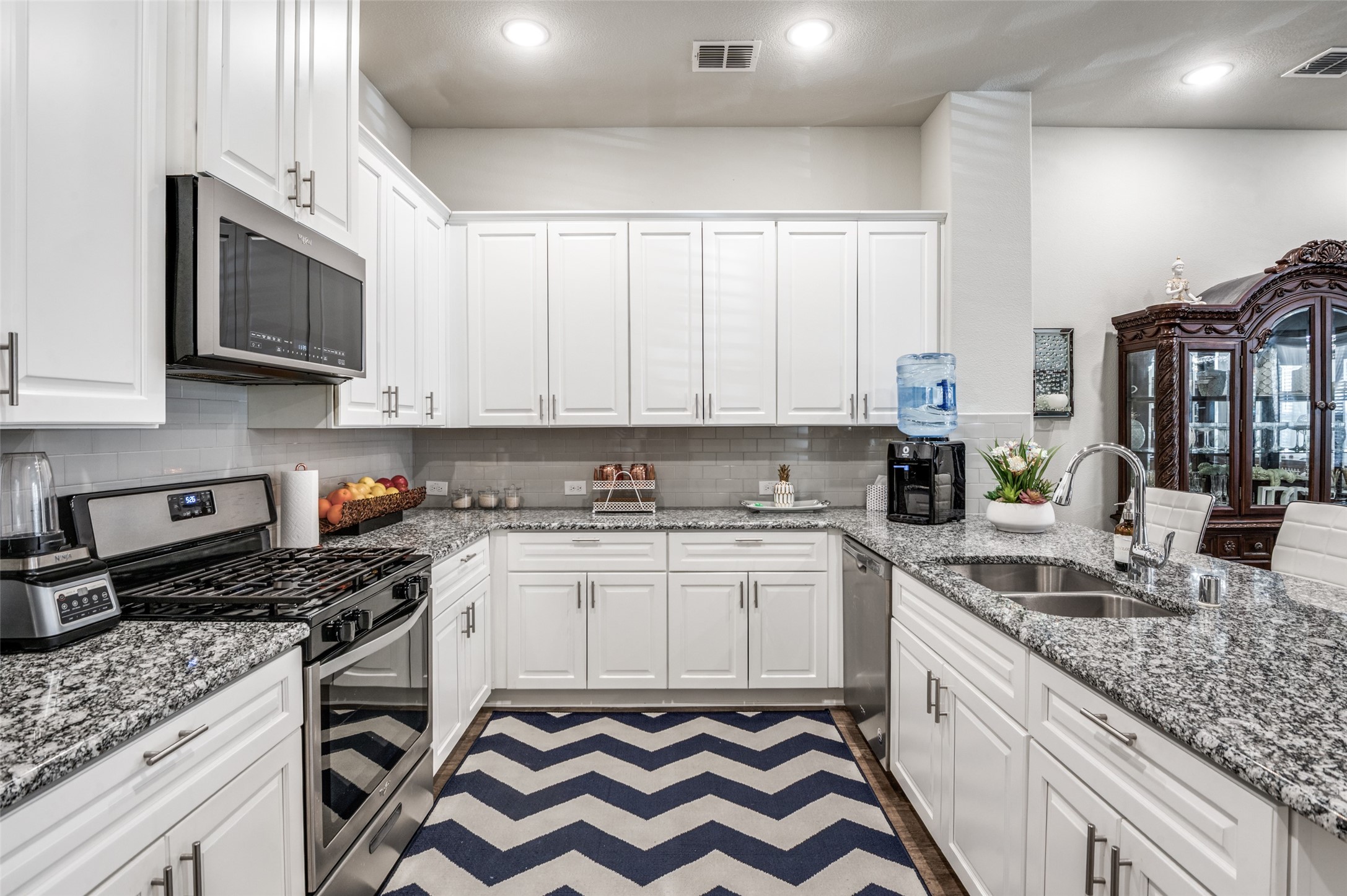 1560 Windermere Way Farmers Branch TX 75234