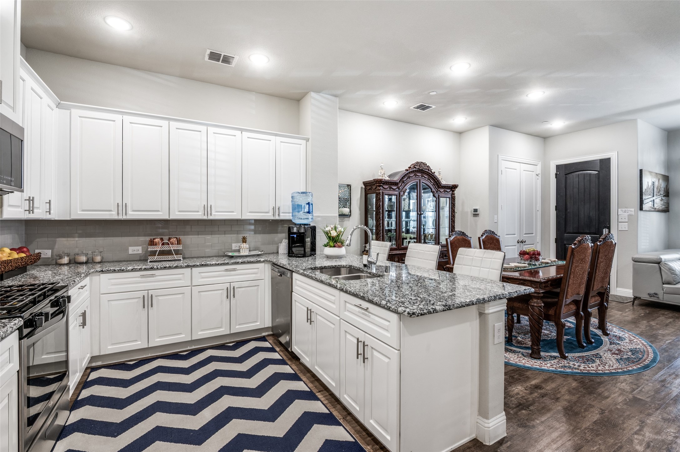 1560 Windermere Way Farmers Branch TX 75234