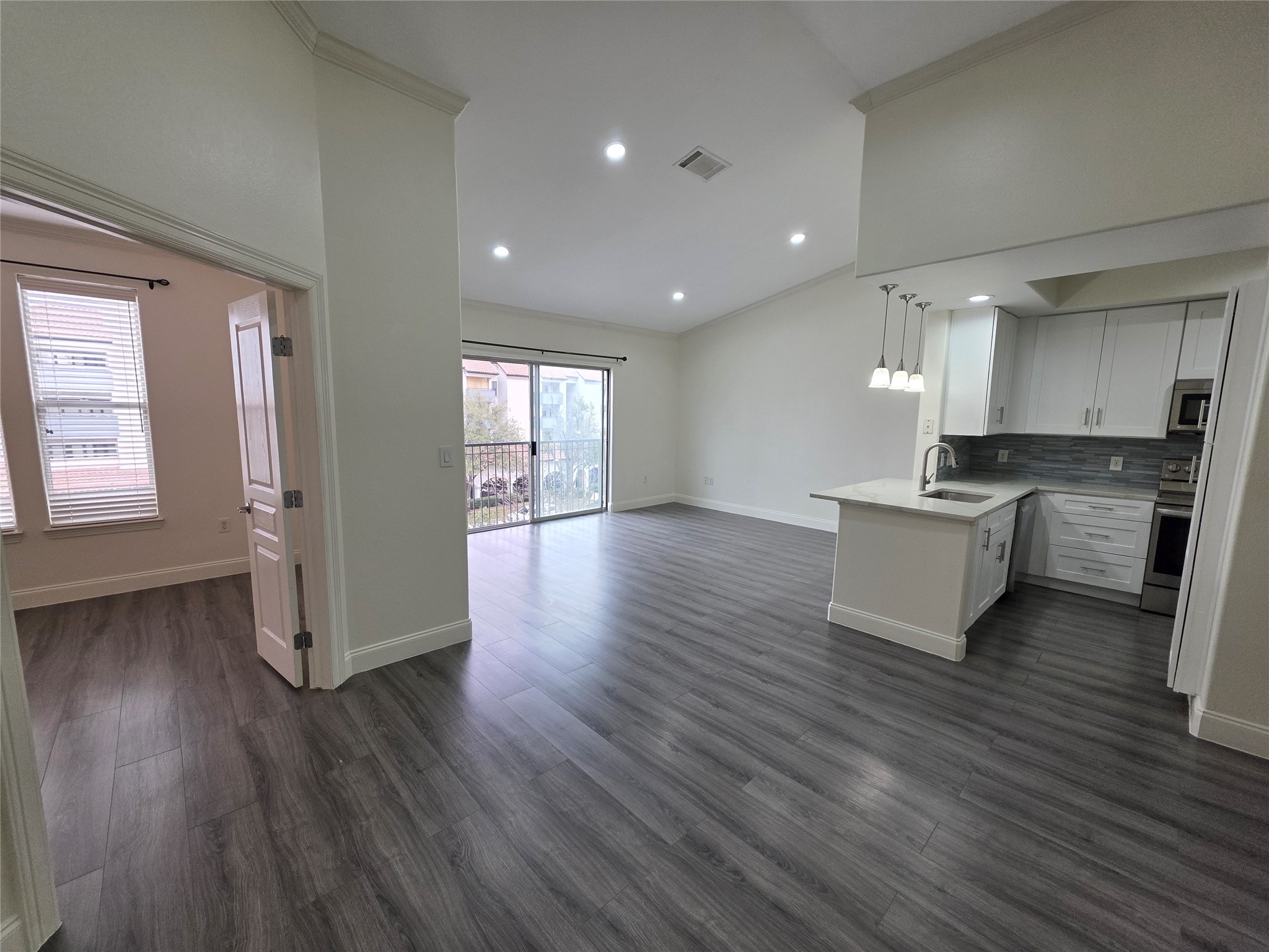 330 Las Colinas Boulevard E Irving TX 75039