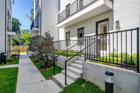 130 S Cooper Street Arlington TX 76013