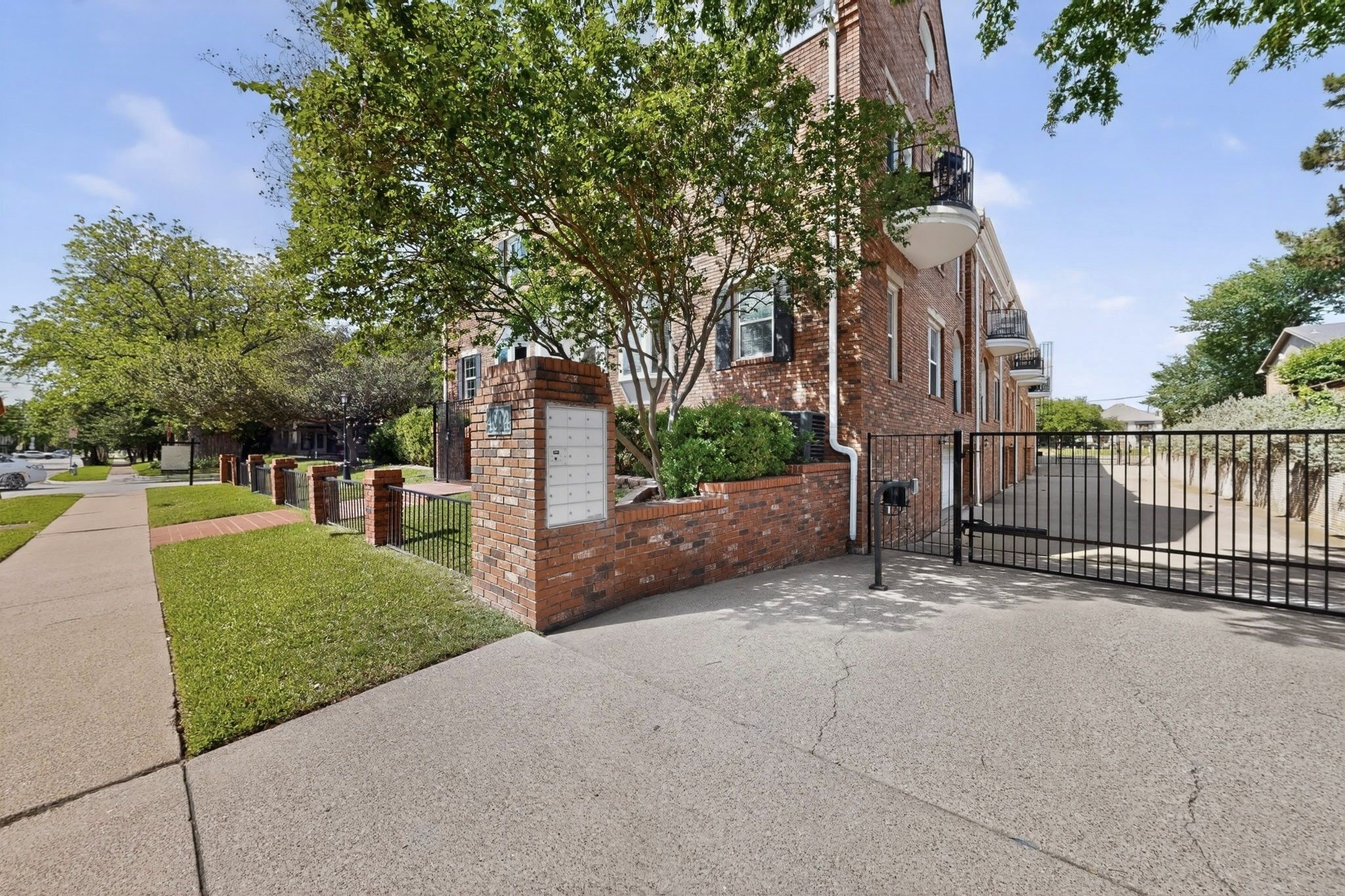 4034 Rawlins Street Dallas TX 75219