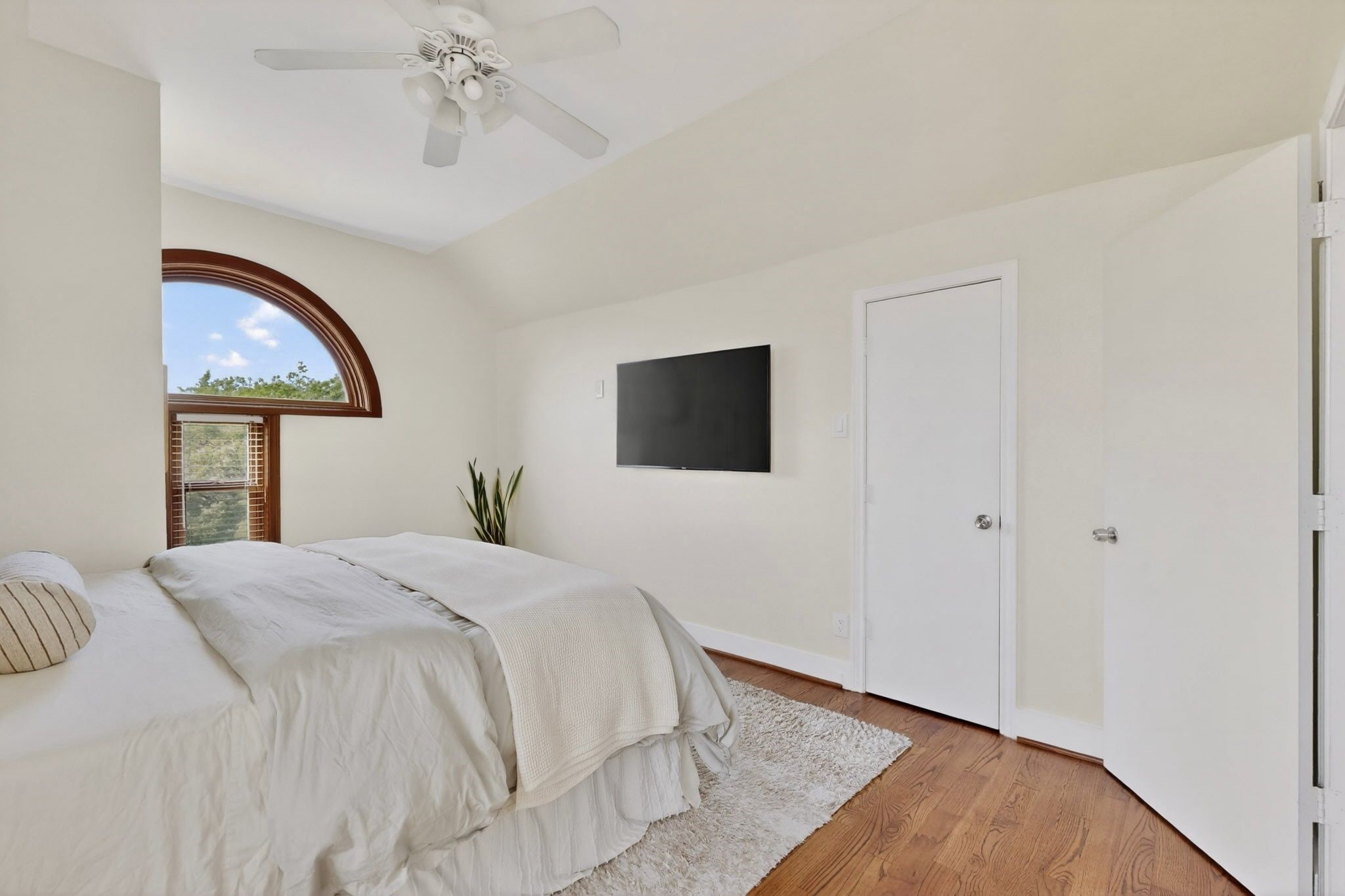 4034 Rawlins Street Dallas TX 75219
