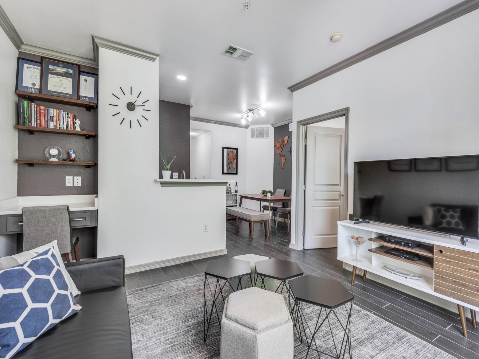 330 Las Colinas Boulevard E Irving TX 75039