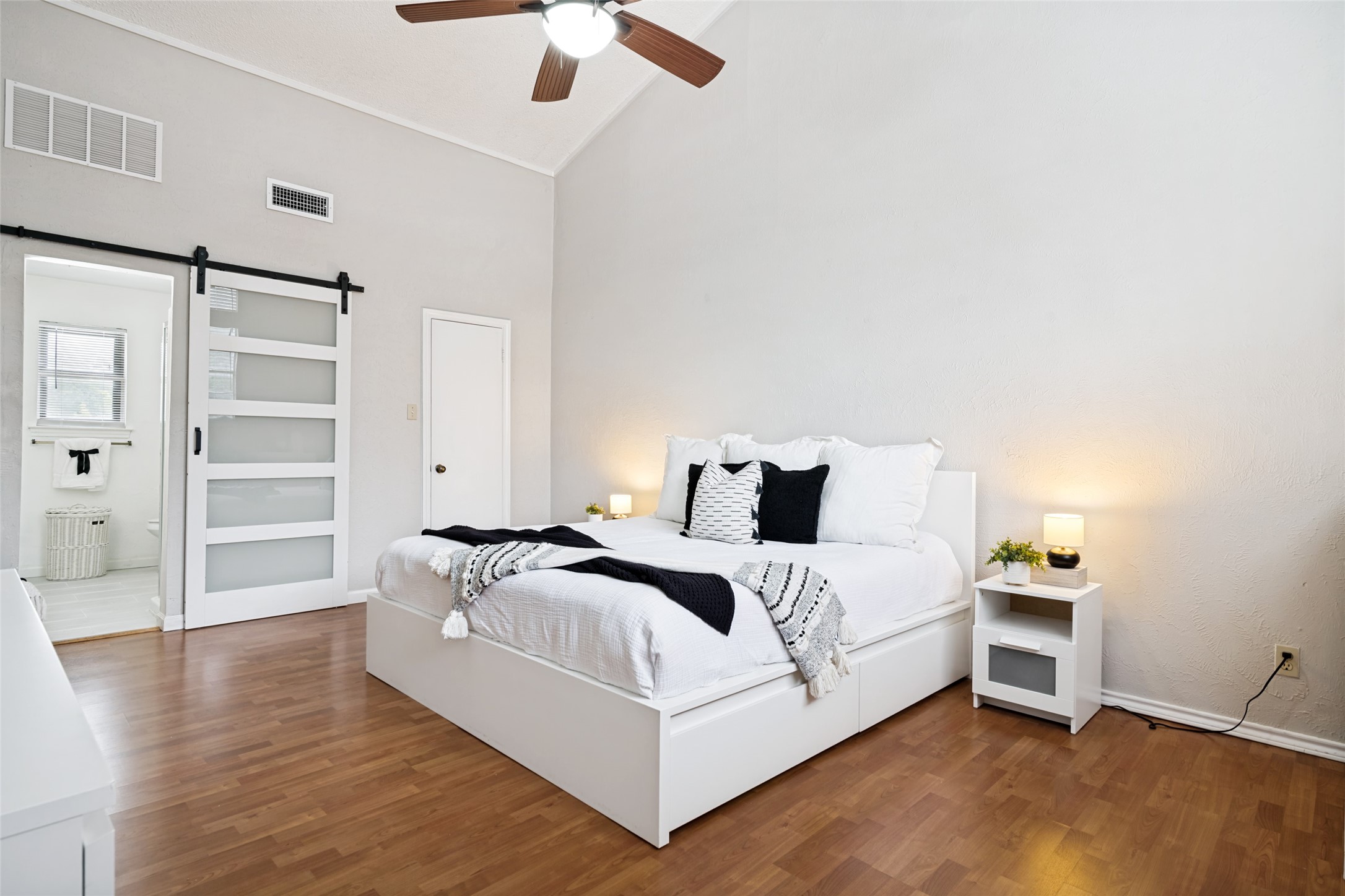 805 W Rochelle Road Irving TX 75062