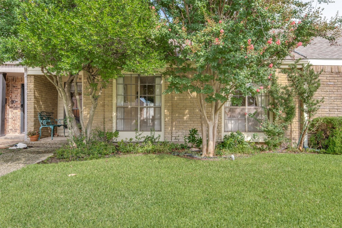 5124 Meadowcreek Drive Dallas TX 75248