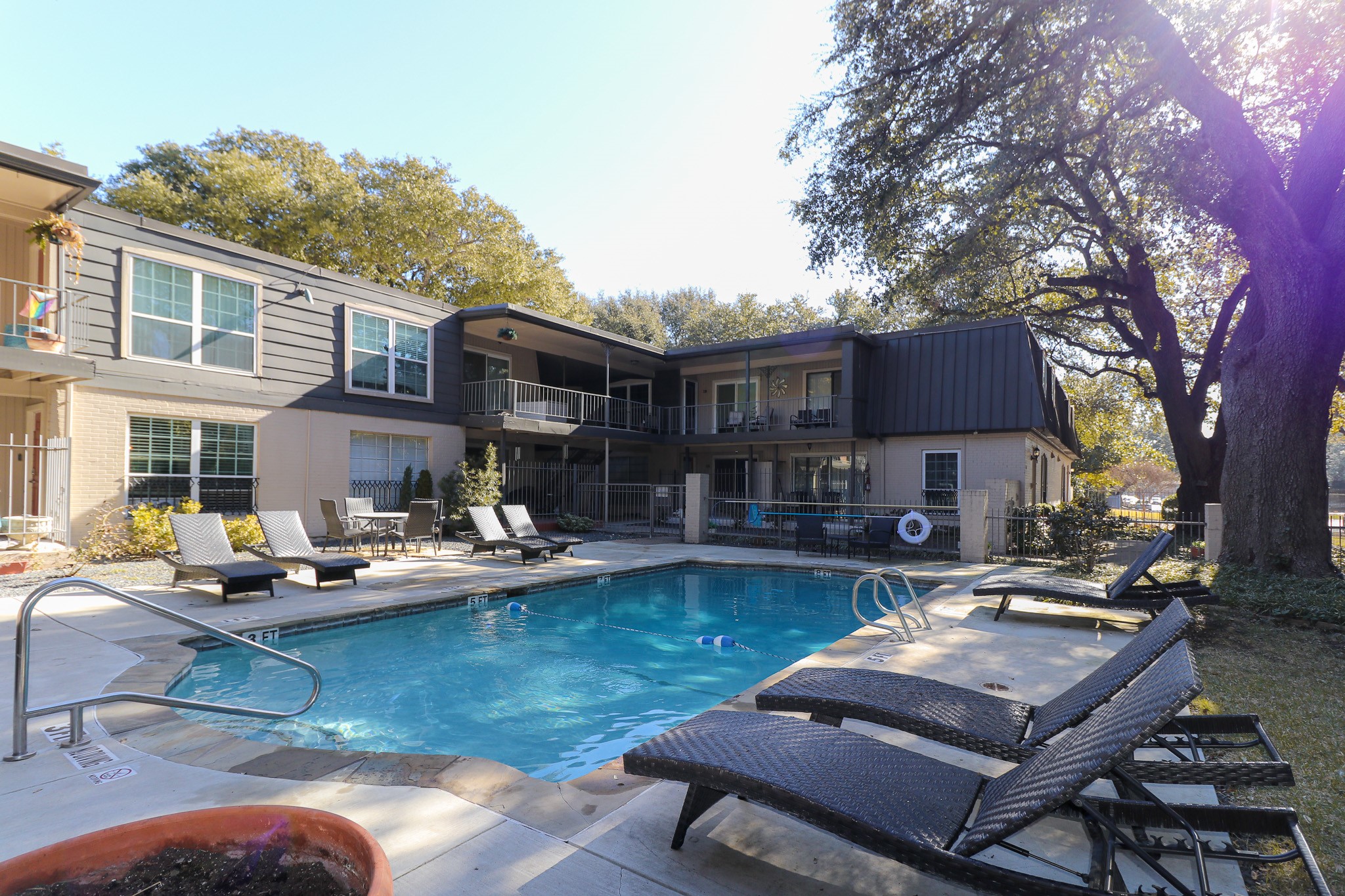 5322 Fleetwood Oaks Avenue Dallas TX 75235