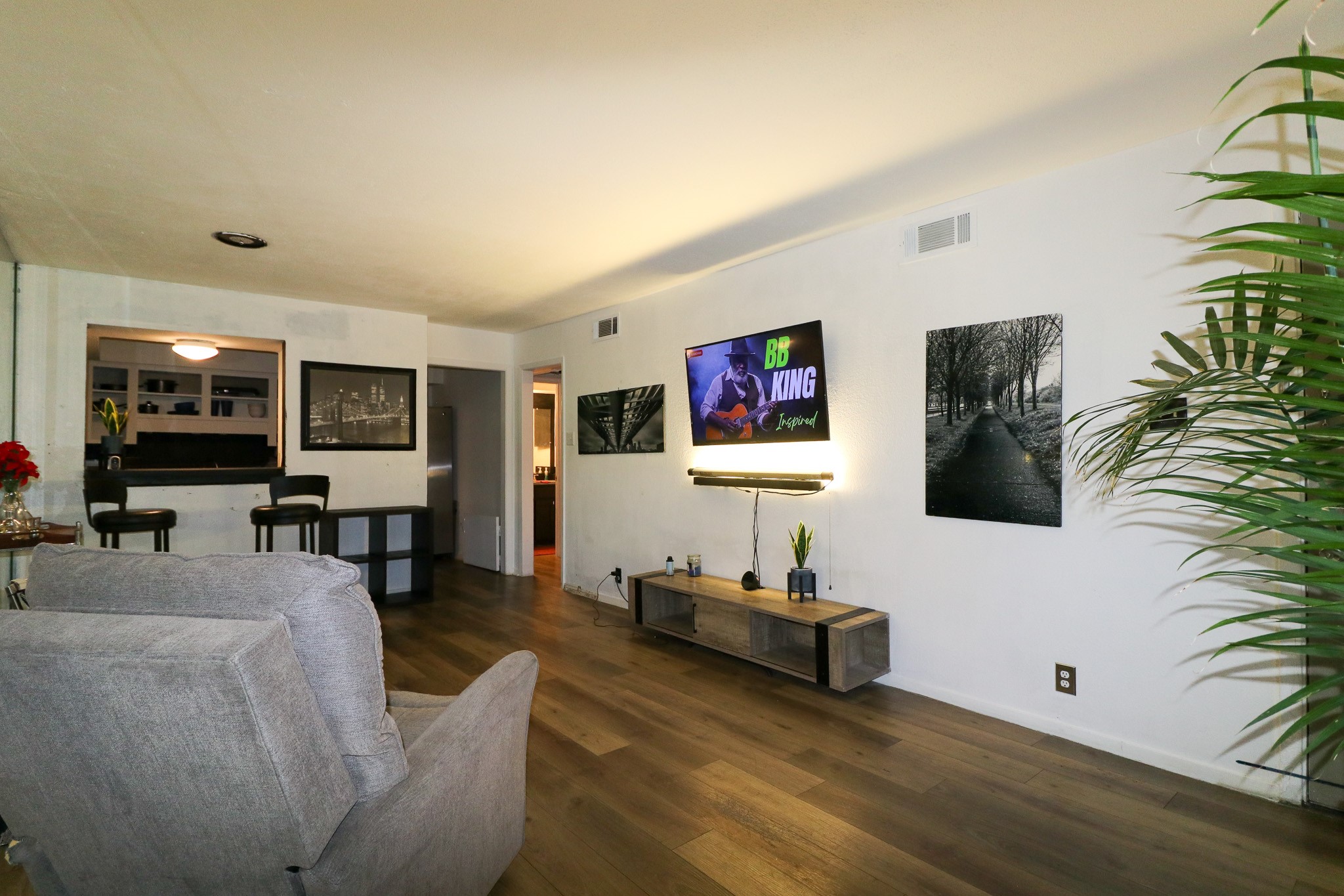 5322 Fleetwood Oaks Avenue Dallas TX 75235