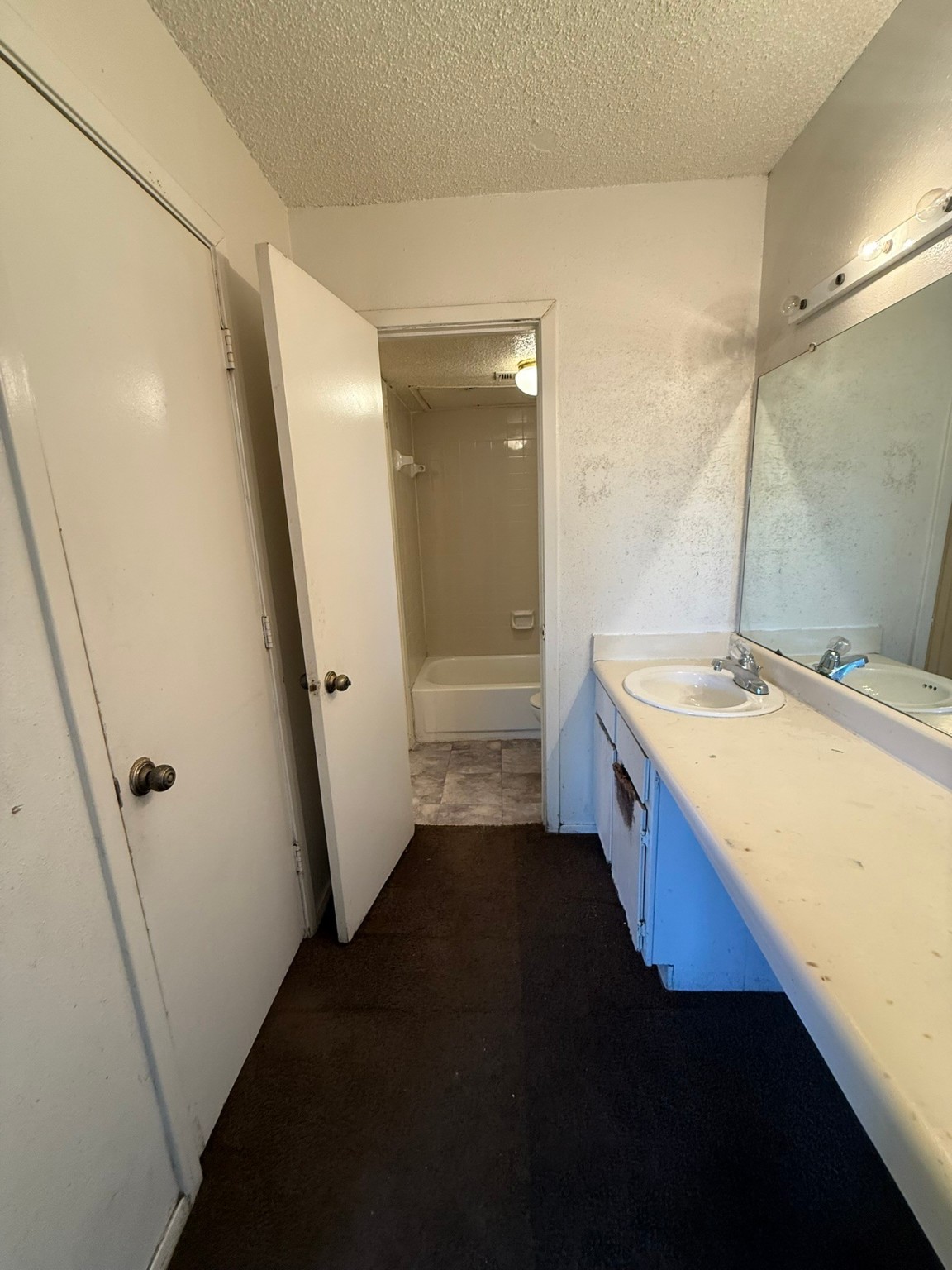 6050 Melody Lane Dallas TX 75231