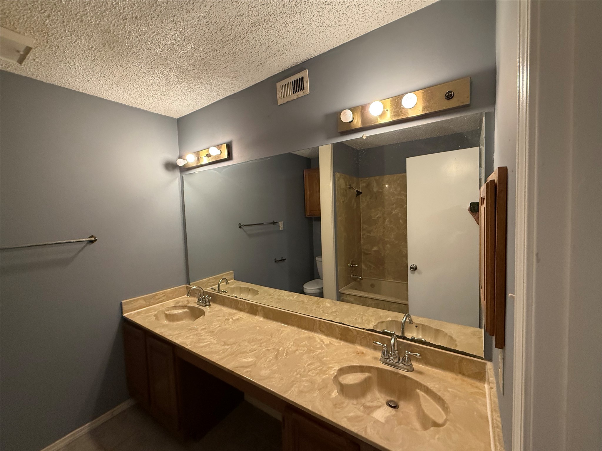3402 Country Club Drive W Irving TX 75038