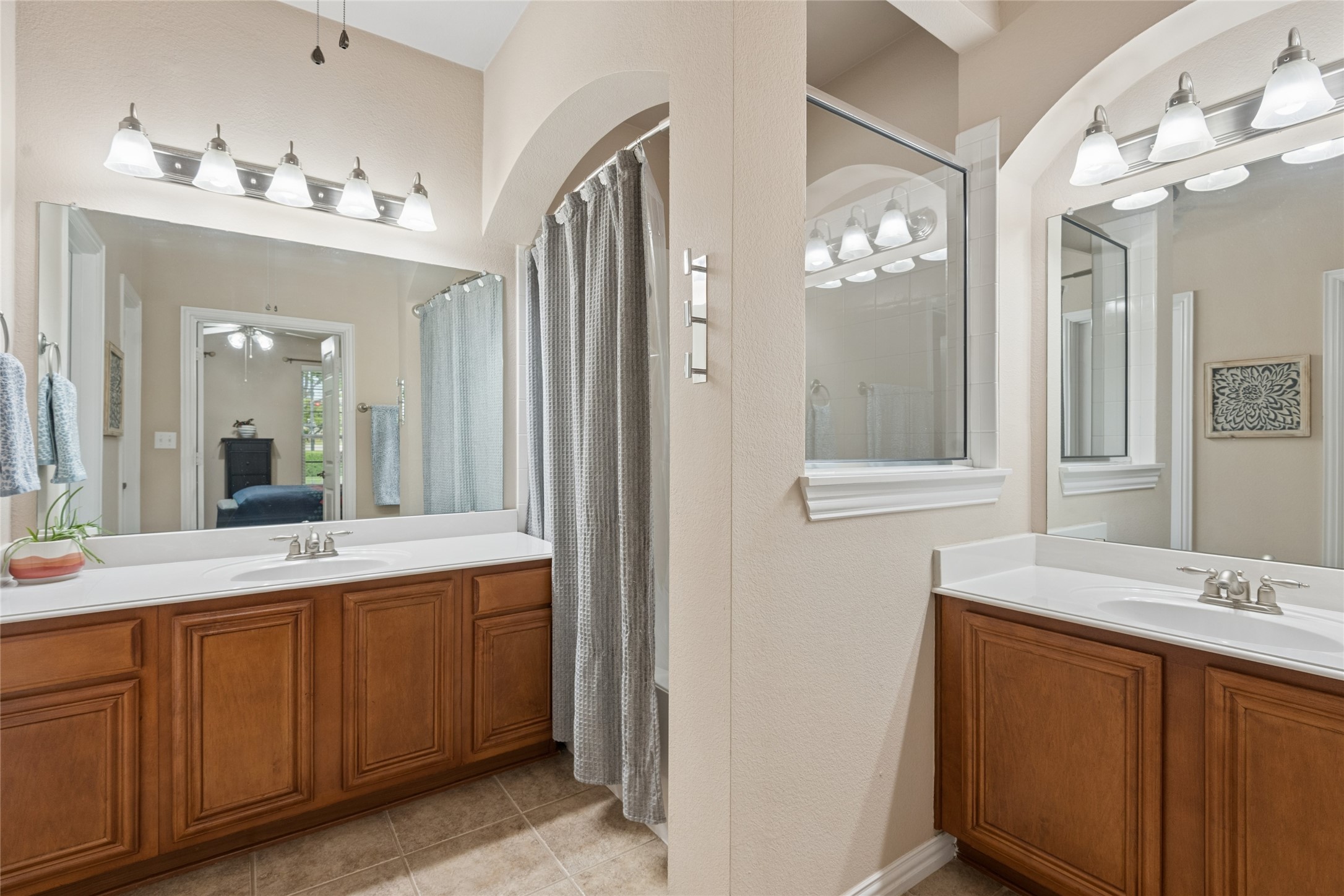 6204 Crescent Street North Richland Hills TX 76180