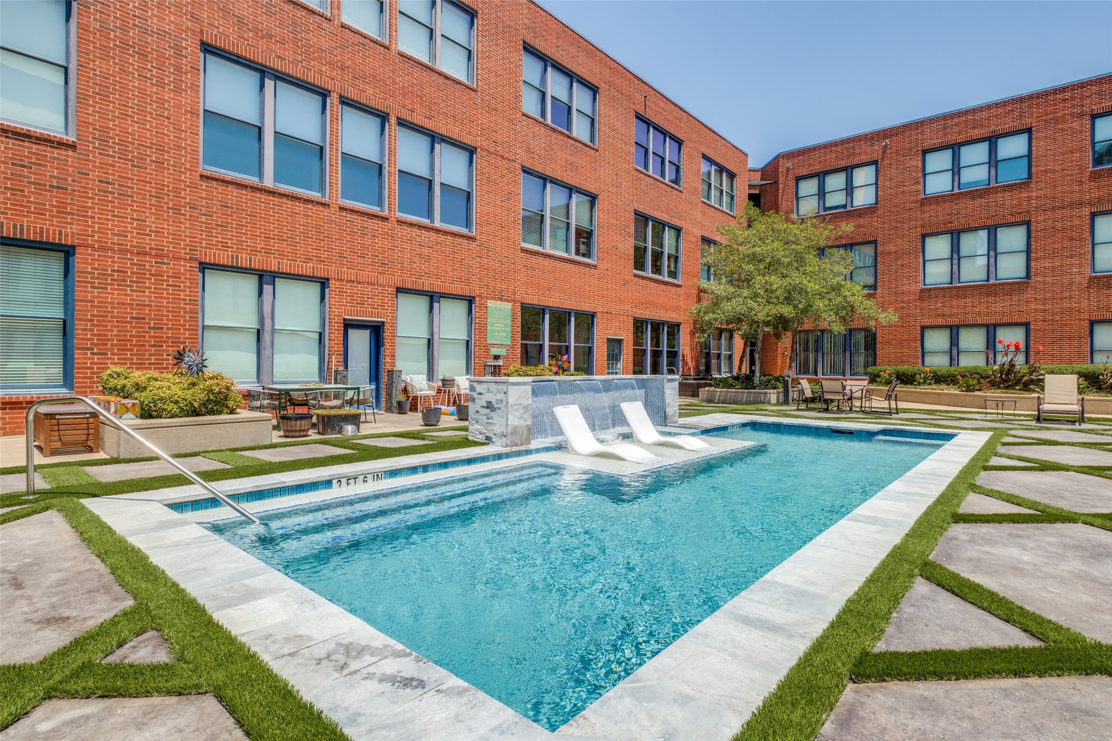 2502 Live Oak Street Dallas TX 75204