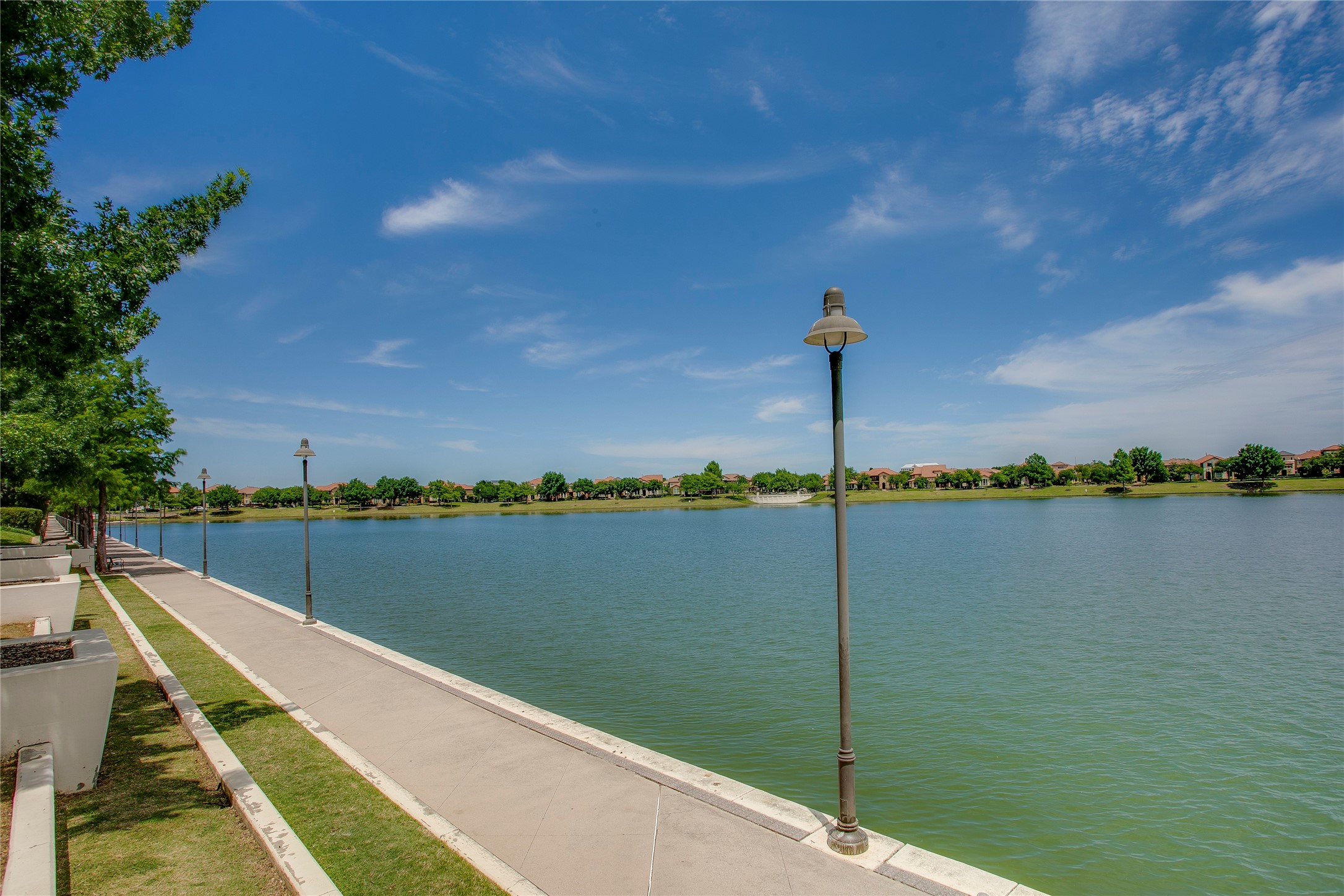 6838 Deseo Irving TX 75039