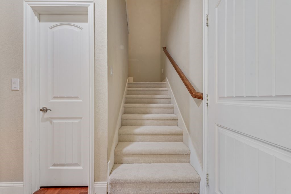 207 S Kealy Avenue Lewisville TX 75057