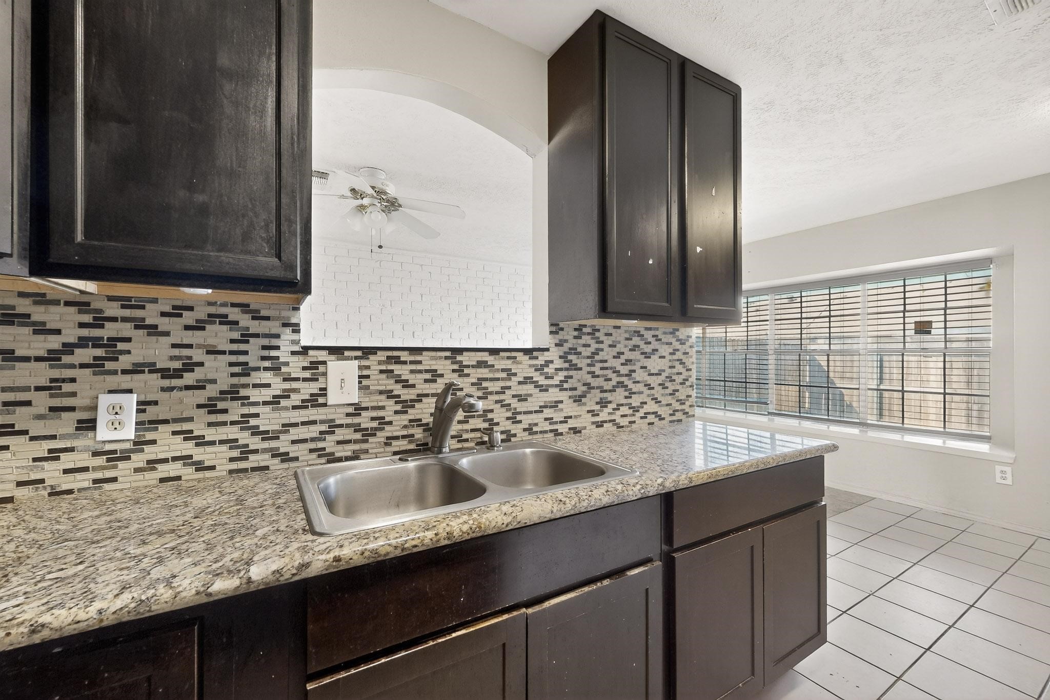 8 W Townhouse Lane Grand Prairie TX 75052