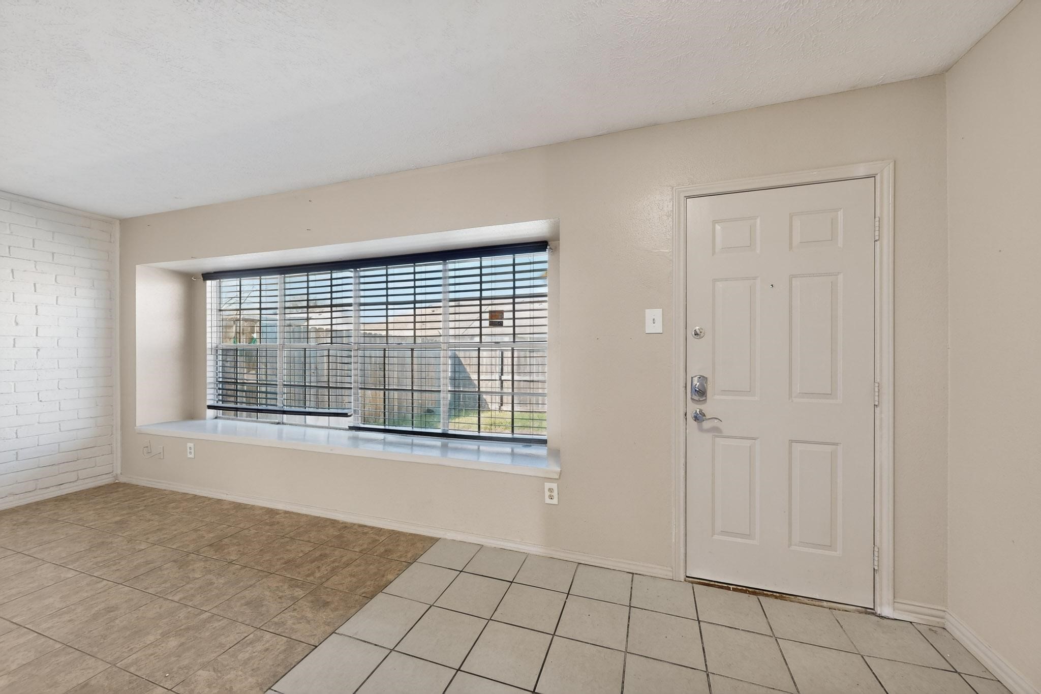 8 W Townhouse Lane Grand Prairie TX 75052