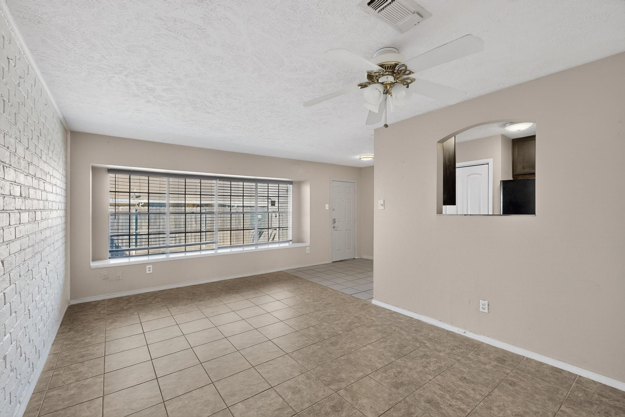 8 W Townhouse Lane Grand Prairie TX 75052