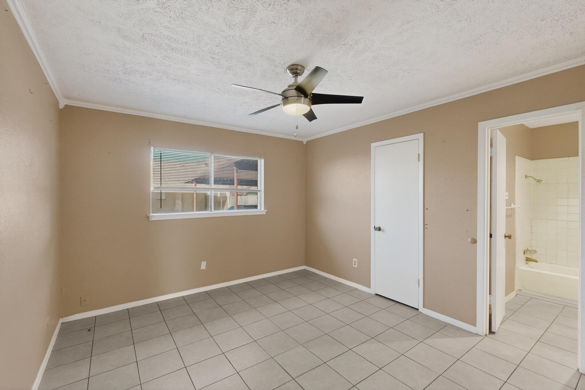 8 W Townhouse Lane Grand Prairie TX 75052