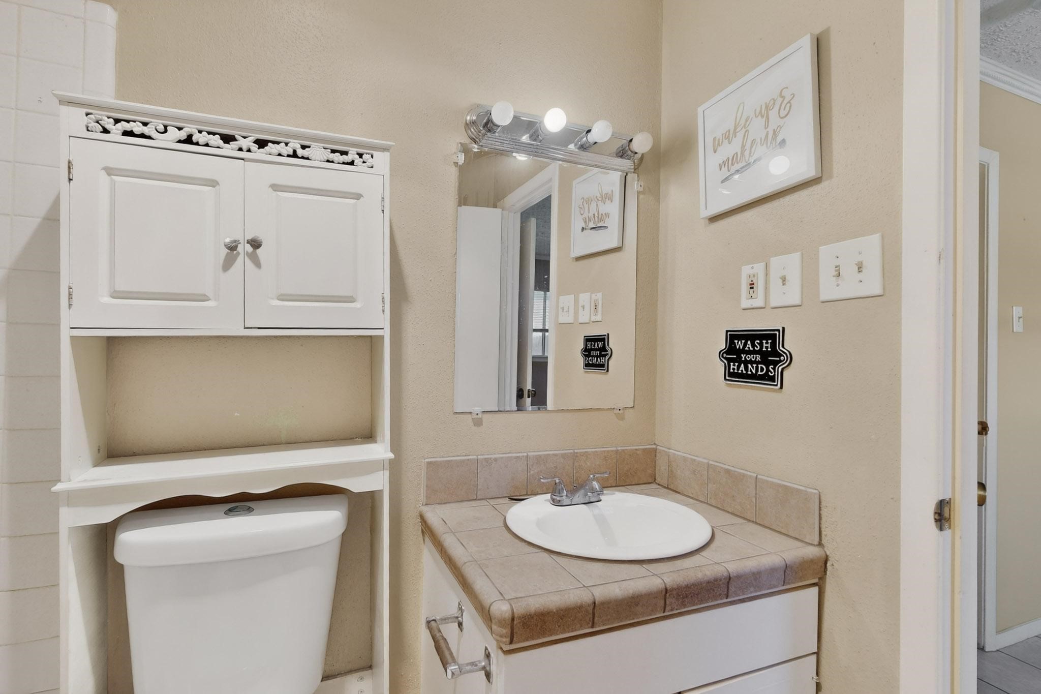 8 W Townhouse Lane Grand Prairie TX 75052