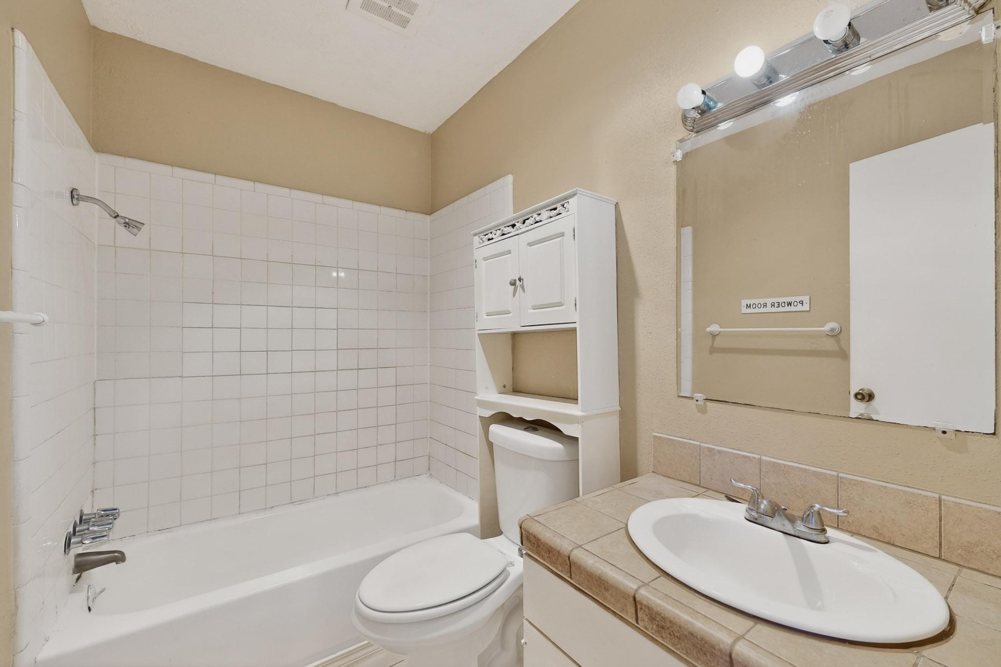 8 W Townhouse Lane Grand Prairie TX 75052