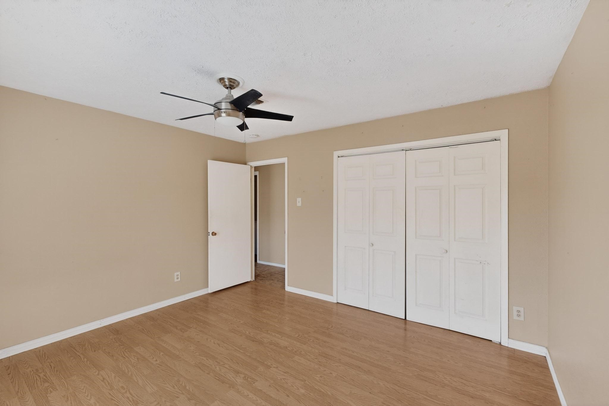 8 W Townhouse Lane Grand Prairie TX 75052