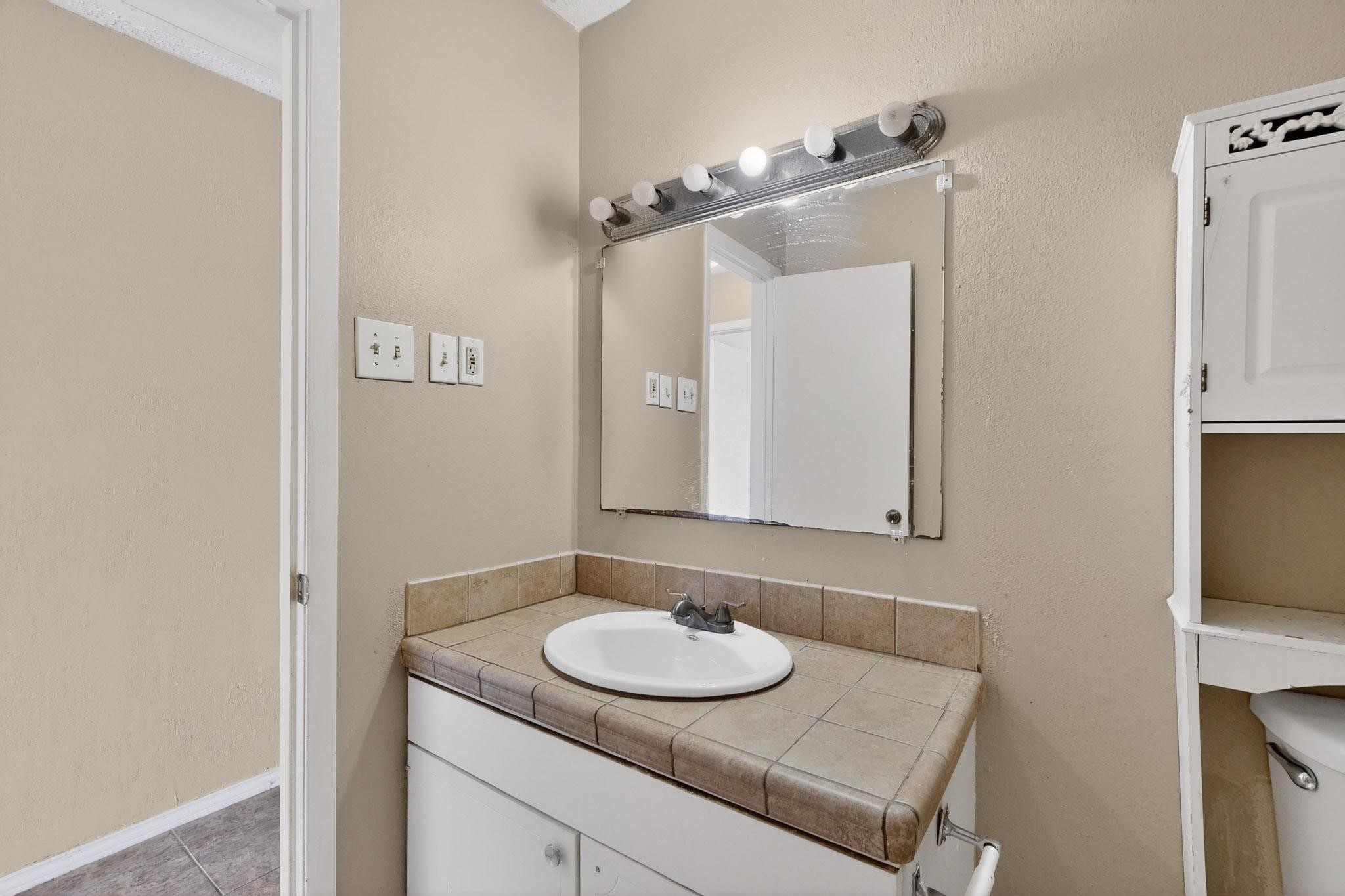 8 W Townhouse Lane Grand Prairie TX 75052