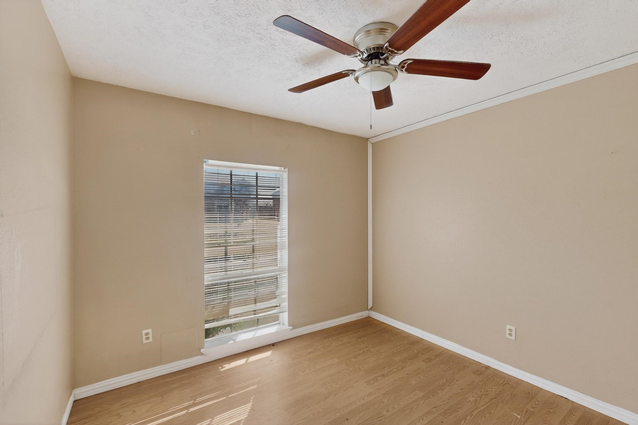 8 W Townhouse Lane Grand Prairie TX 75052