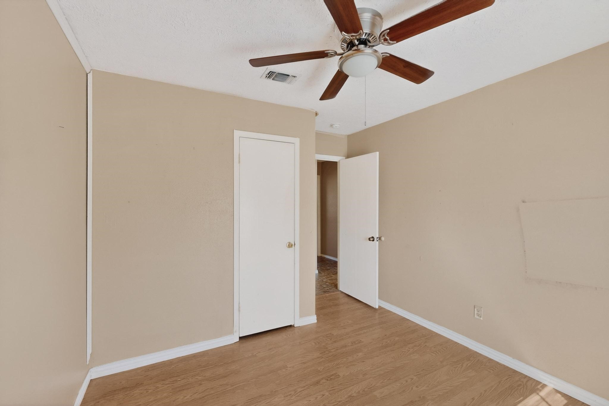 8 W Townhouse Lane Grand Prairie TX 75052